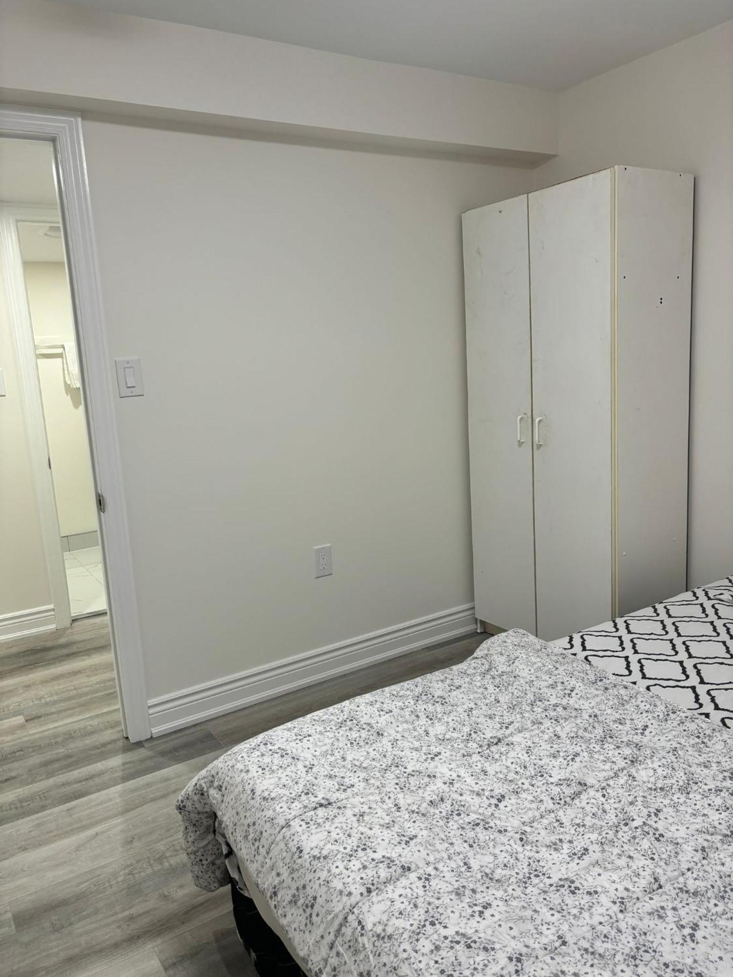 Bright Queen Room Close To Sheridan College And Airport Brampton Exteriör bild