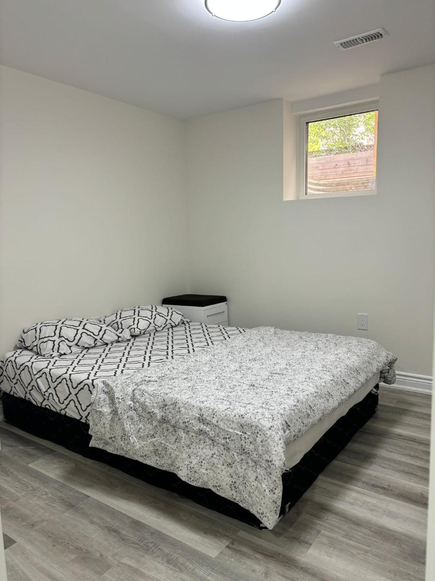 Bright Queen Room Close To Sheridan College And Airport Brampton Exteriör bild