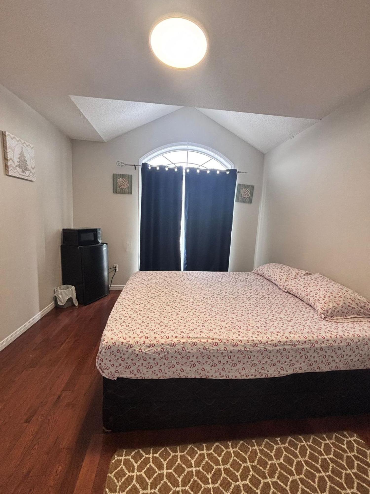 Bright Queen Room Close To Sheridan College And Airport Brampton Exteriör bild
